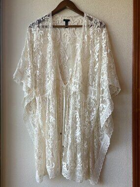EUC Soma Floral Lace Robe Boho Chic Cardigan Deep V Neck Sheer Layering Size XL